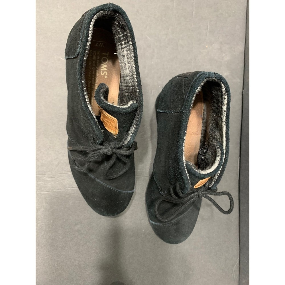 TOMS Black Suede Wedge Ankle Boots sz. 7 - Picture 3 of 8